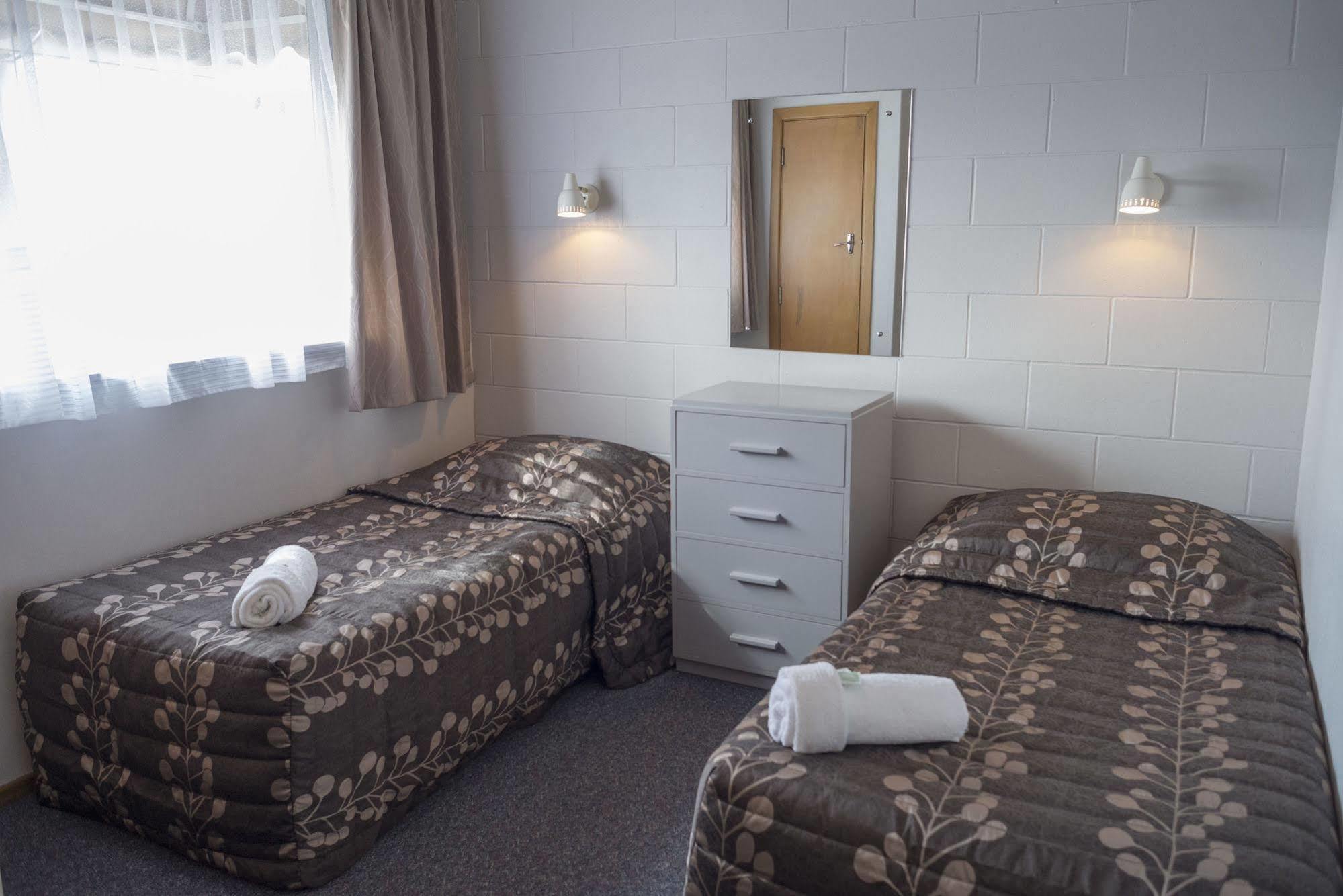 Feilding Motel Bagian luar foto