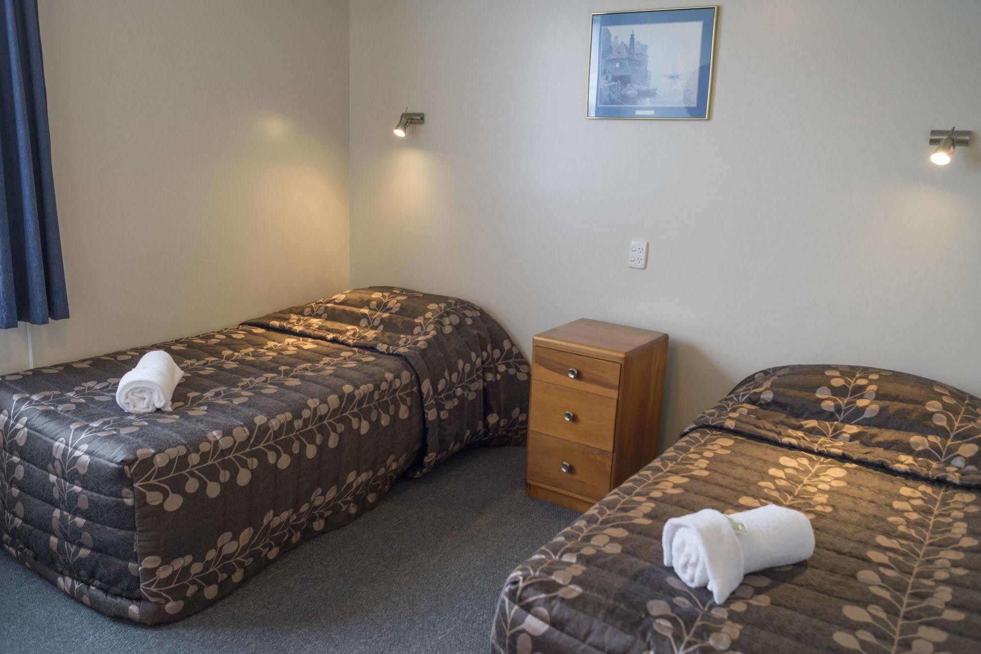 Feilding Motel Bagian luar foto