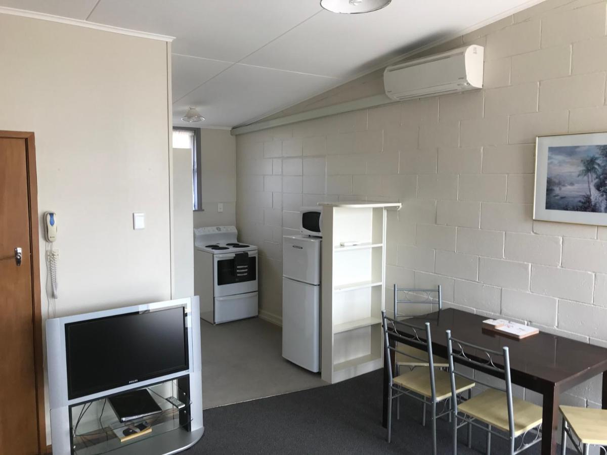 Feilding Motel Bagian luar foto