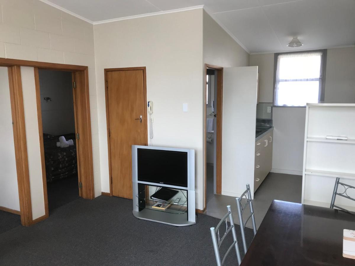 Feilding Motel Bagian luar foto